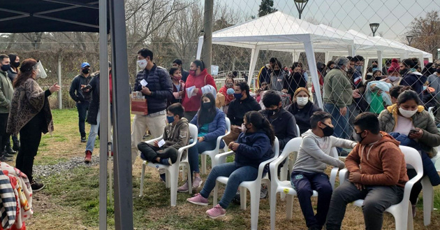 Se realizaron más de 3.700 trámites en los operativos de Migraciones y Renaper