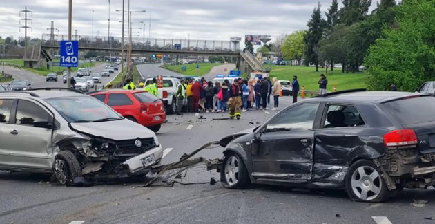 Dos jóvenes de 19 años murieron en un choque múltiple sobre la autopista