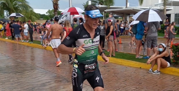 El escobarense Oscar Giroto corrió por tercera vez el Ironman de Cozumel
