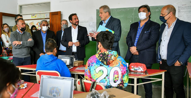 El ministro de Educación de la Nación visitó la Escuela Secundaria Nº32 de Garín