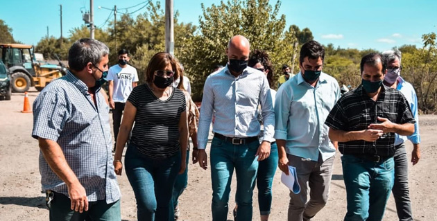 Ramil supervisó la obra de pavimentación de la avenida Libertad en Escobar