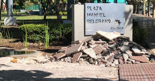 Reparan las nuevas veredas de la plaza de Garín, a dos meses de su remodelación