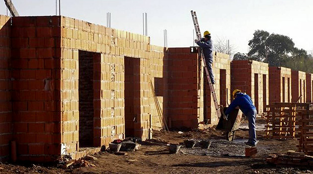 Reunión sobre regularización de terrenos y acceso a la vivienda en Escobar