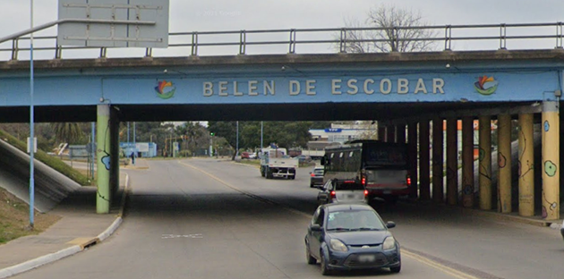 Mujer intentó suicidarse arrojándose del puente de la entrada de Escobar