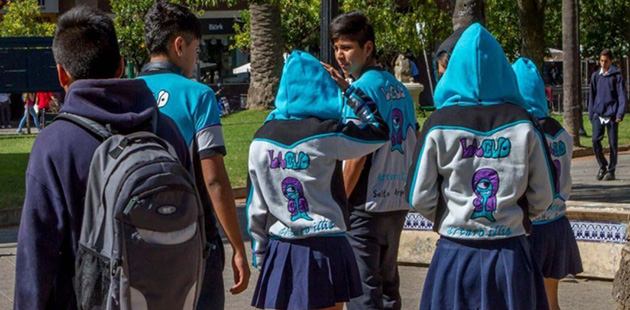 Presunta estafa con buzos y camperas de egresados en Maschwitz