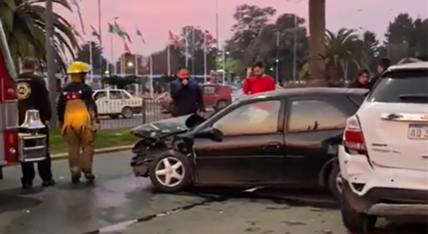 Conductor se quedó sin frenos y chocó contra una camioneta en Garín
