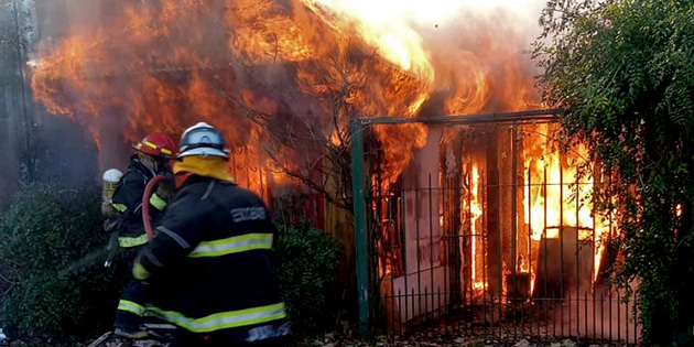 Devastador incendio destruyó por completo una vivienda en Escobar