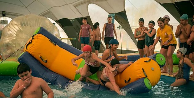 La pileta del polideportivo municipal de Maquinista Savio ahora es climatizada