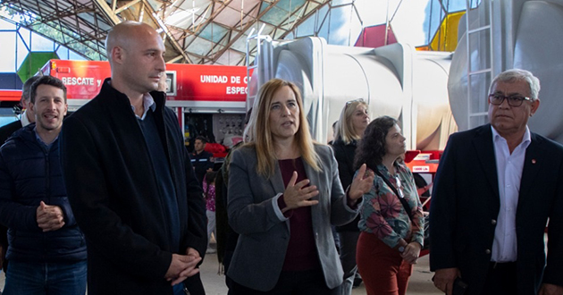 El Ministerio de Seguridad entregó equipamiento a bomberos de Escobar