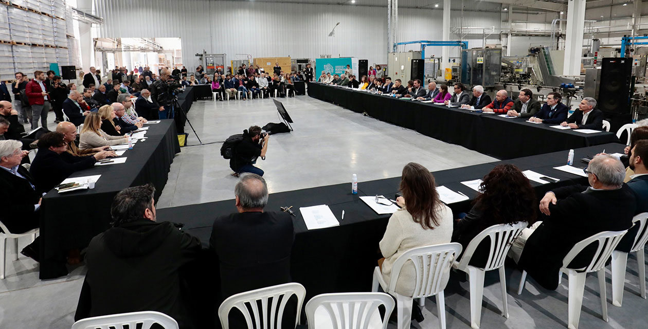 Kicillof mantuvo una reunión con empresarios industriales en Garín