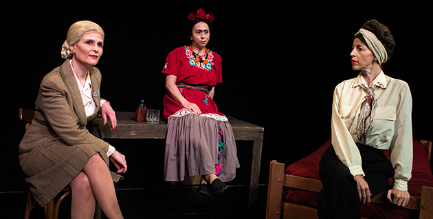 “Ser ellas”: un encuentro imaginario entre Evita, Frida y Simone de Beauvoir