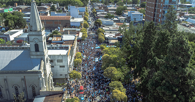 Fiesta celeste y blanca: Una multitud festejó en Escobar el título de Argentina