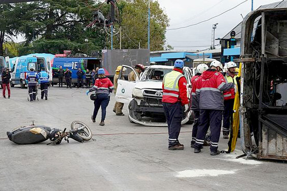 bomberos en el simulacro