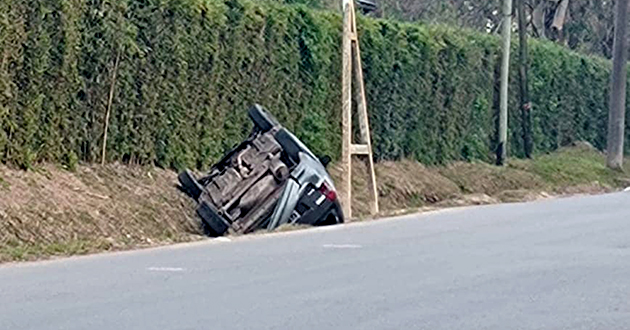 Vuelco y preocupación por excesos de velocidad en la calle Islandia