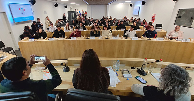 Sesión del Parlamento Juvenil del Mercosur en el Concejo Deliberante