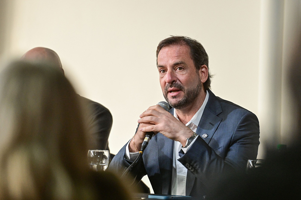 Sujarchuk en conferencia de prensa