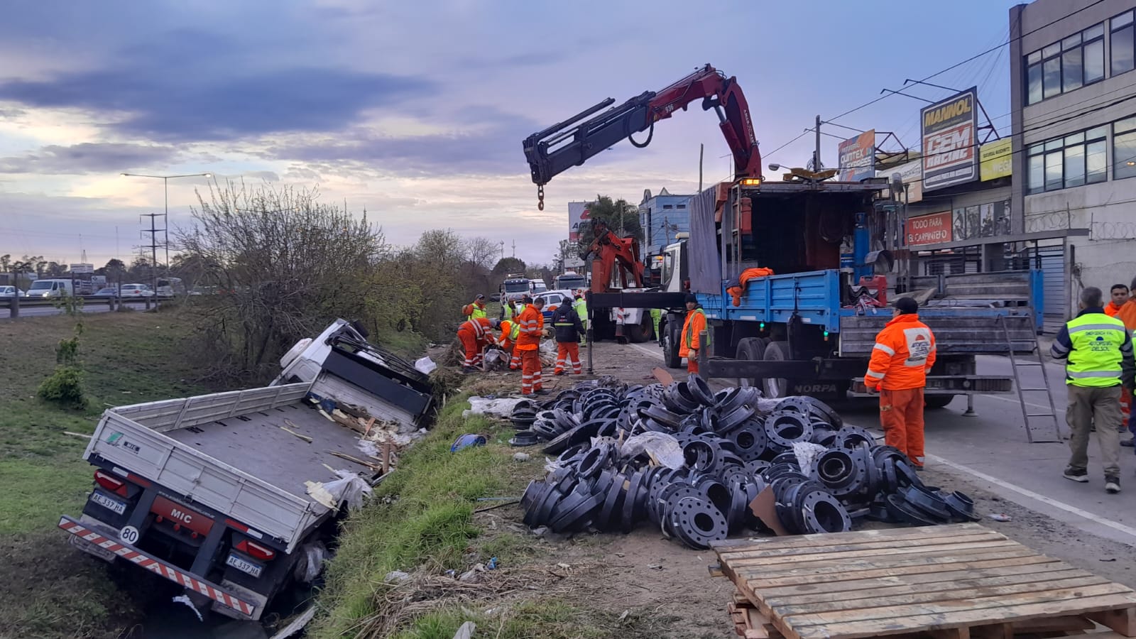 camion despiste colectora oeste camión accidente colectora oeste