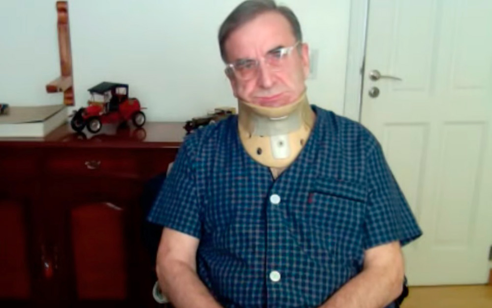 En piyama y con cuello ortopédico: así se presentó Luis Patti a un nuevo juicio