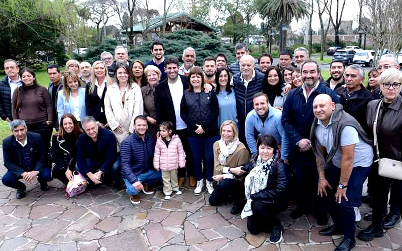Patricia Bullrich con dirigentes en Munchi's