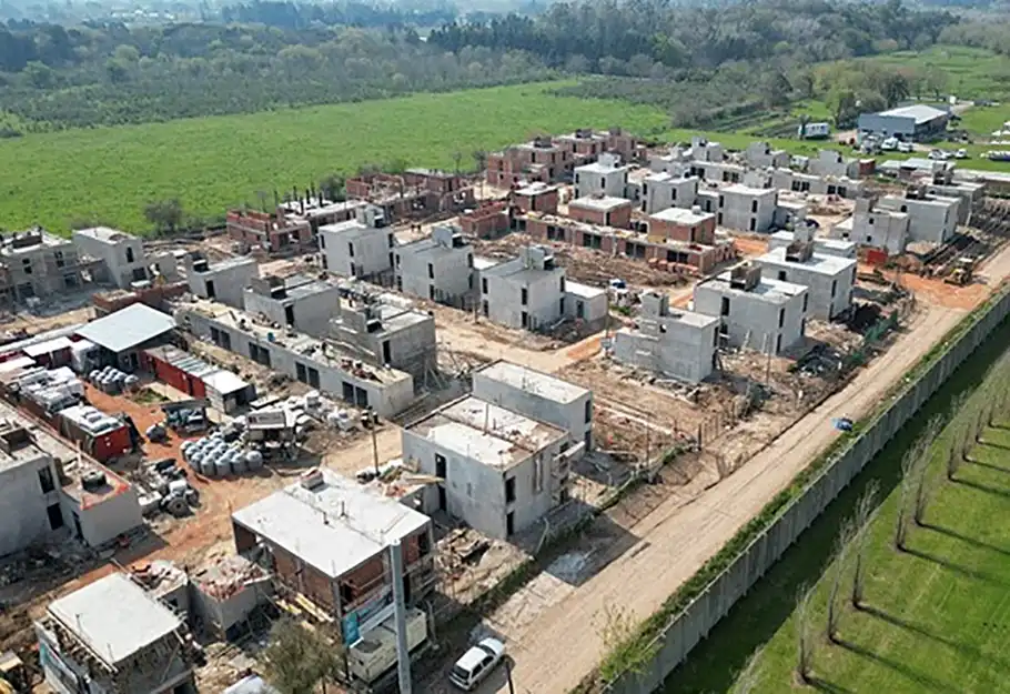 viviendas en construcci&oacute;n en el nuevo barrio Mermoz
