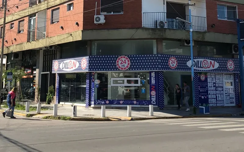 Local de Dillon en la esquina de 25 de Mayo y Mitre