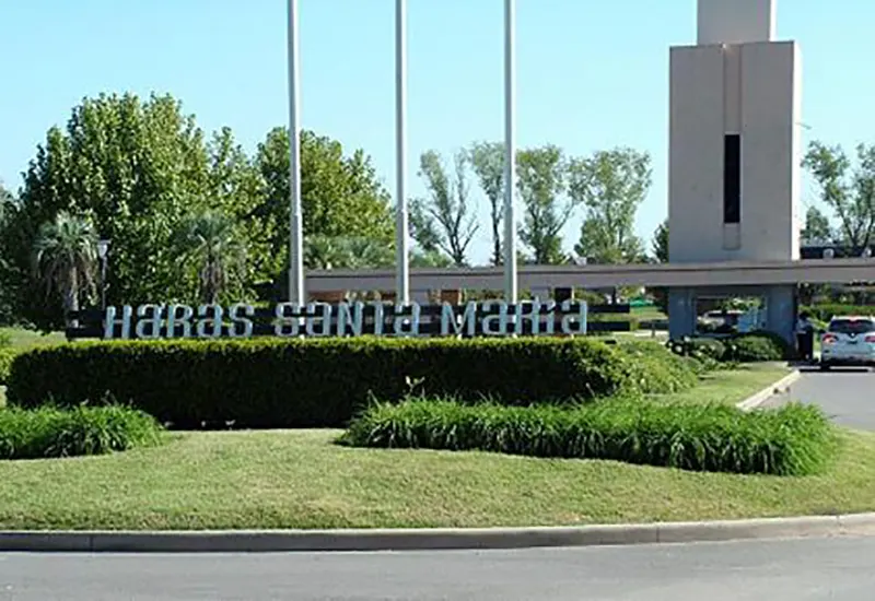 ingreso al Haras Santa María