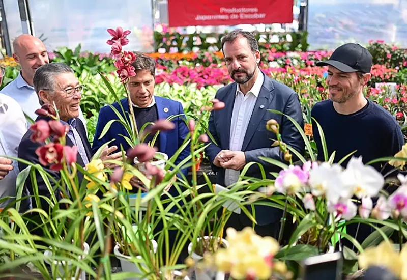 Hirose, Kicillof y Sujarchuk en un vivero