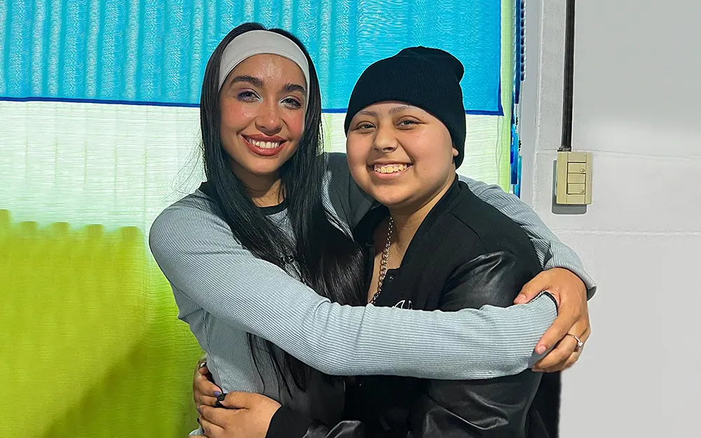 Sorpresa y emoción: María Becerra visitó a una fan suya en Garín