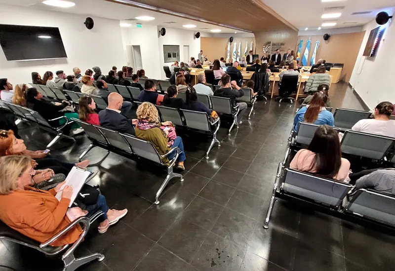 Asistentes a la charla del Colegio de Abogados en el Concejo Deliberante