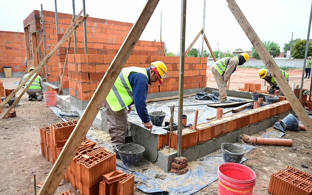 Comenzó la construcción de una escuela para 1.100 alumnos en Garín
