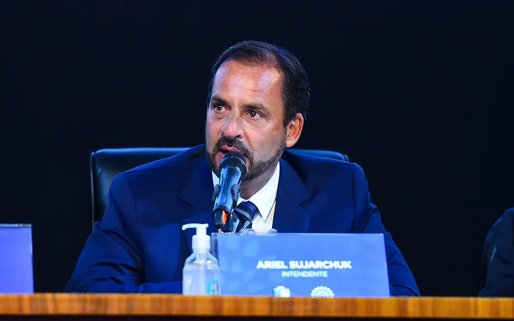 Sujarchuk ganó en todas las localidades y superó el 50% de los votos