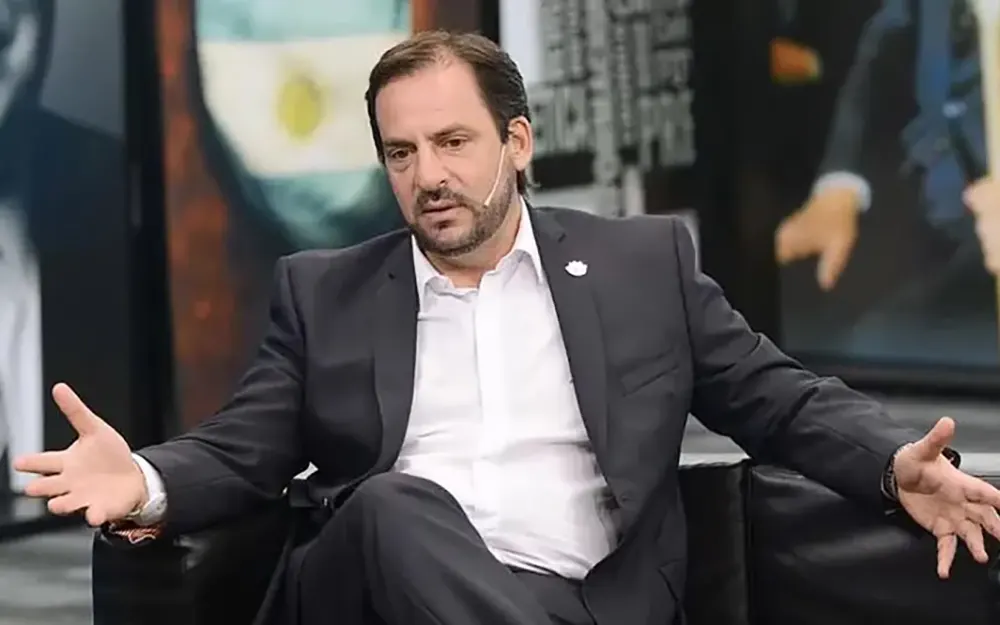 Sujarchuk denunció haber recibido una extorsión por correo electrónico