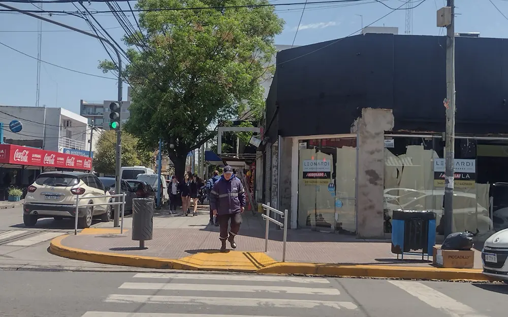 Qué conocida marca de ropa abrirá una sucursal en el centro de Escobar