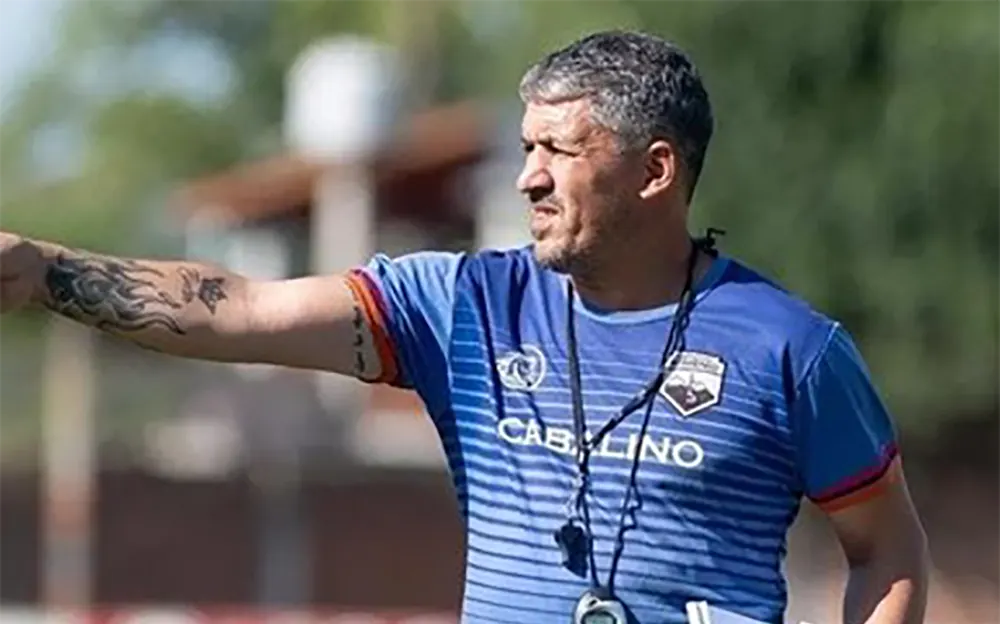 Portazo en Armenio: Cristian Grabinski dejó de ser el director técnico