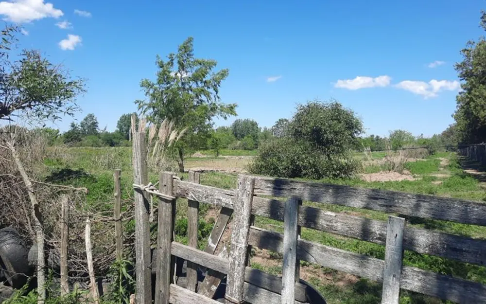 Itamarina tranquera de acceso al predio de Itamarina
