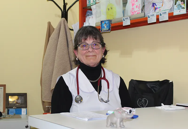 María Felisa Larghi, en su consultorio