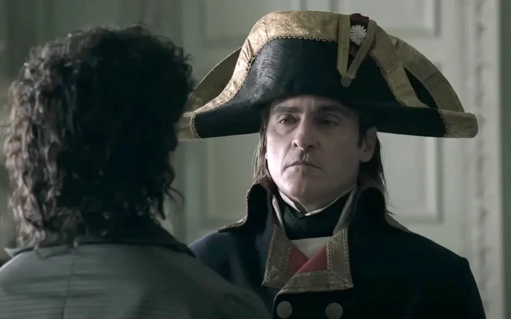 Joaquin Phoenix interpretando a Napoleón