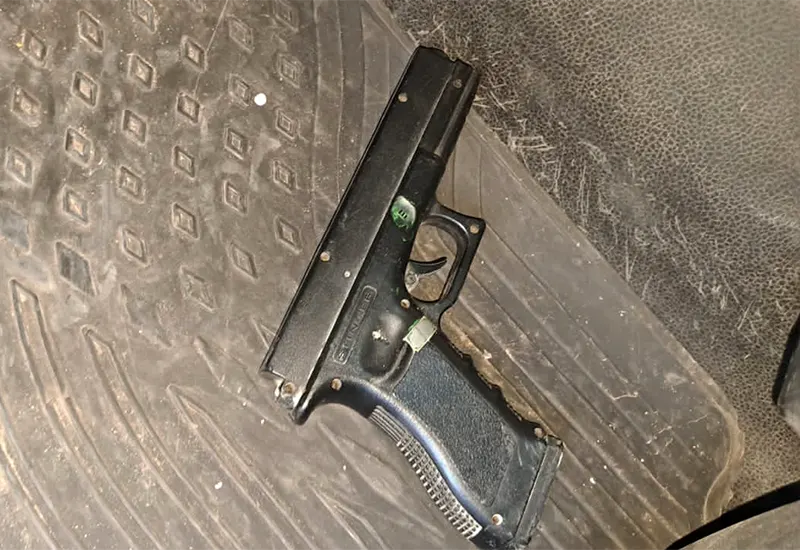 arma de fuego que llevaba el delincuente al cometer el asalto