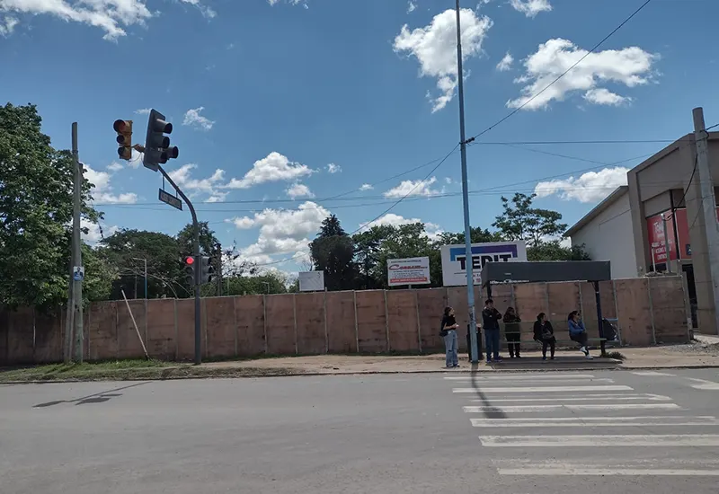 nuevo complejo comercial sobre la avenida San Martín, en la entrada de El Cazador