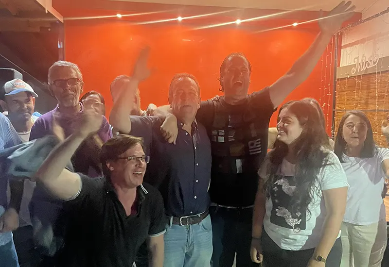 Eduardo Gianfrancesco celebra el triunfo de Milei