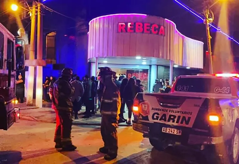 emtrada a la disco Rebeca