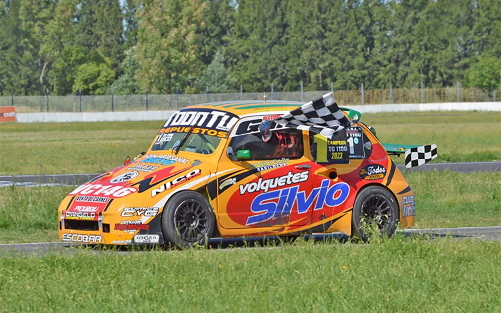 Un piloto escobarense logró su octavo título en el TC 1100 de ALMA