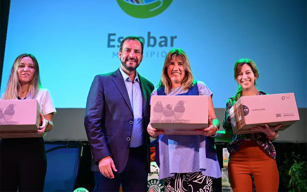 Premiaron a las escuelas que más residuos sólidos reciclaron en 2023