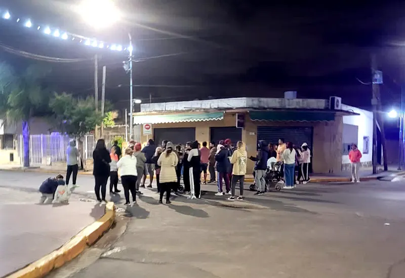 protesta de vecinos en Garín por la falta de suministro