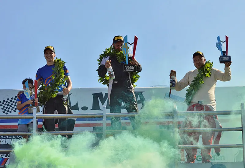 D'Angelo festeja en el podio