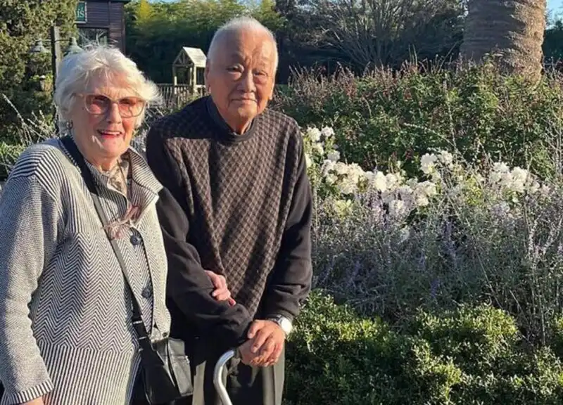 Telmo Hisaki junto a su esposa Marta Giussani