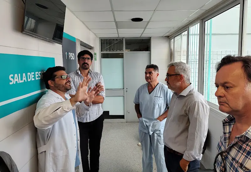 El director saliente, Gaspar Costa, junto al flamante equipo directivo del Erill.