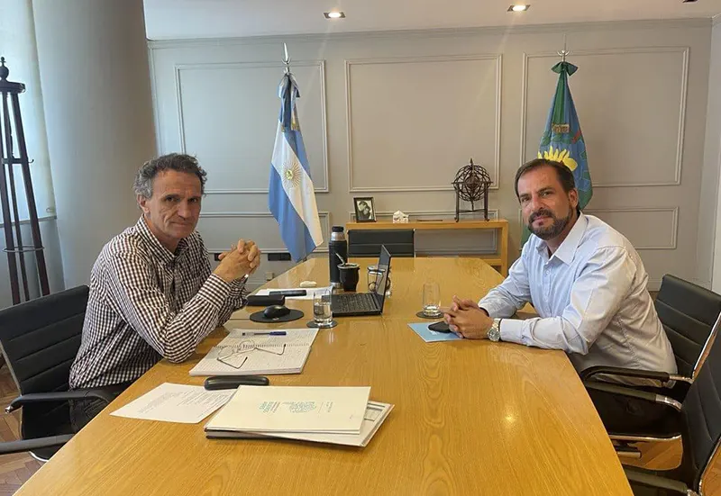 el ministro Katopodis y Ariel Sujarchuk