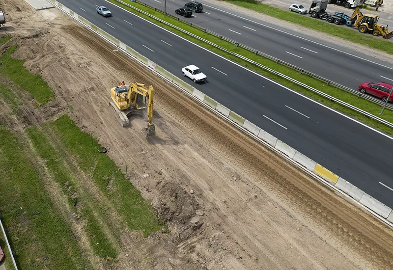 vista aérea del futuro cuarto carril de la autopista