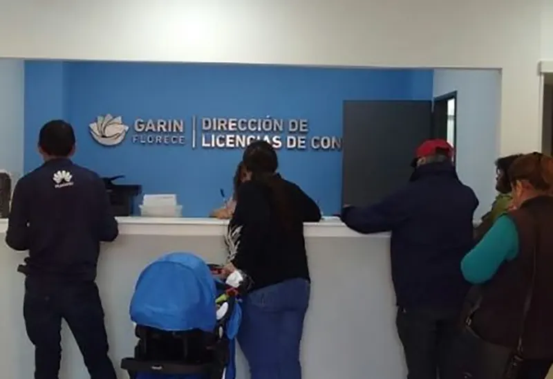 recepción de la oficina de licencias de conducir de Garín